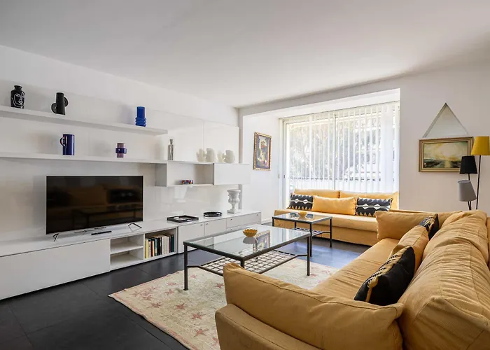 Splendid Flat In The Heart Of Saint-Tropez With Pa
